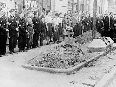 Źródło: wiadomosci.onet.pl/warszawa/70-rocznica-wy...